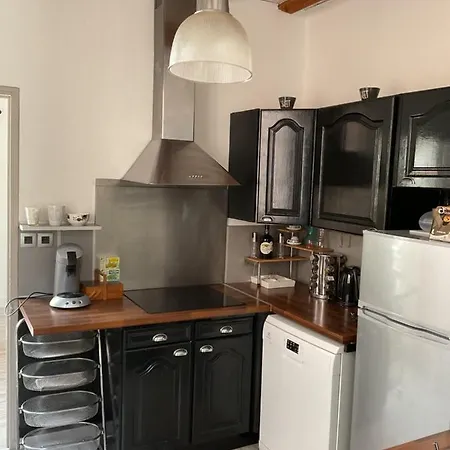 Apartment Place Aux Herbes Nimes